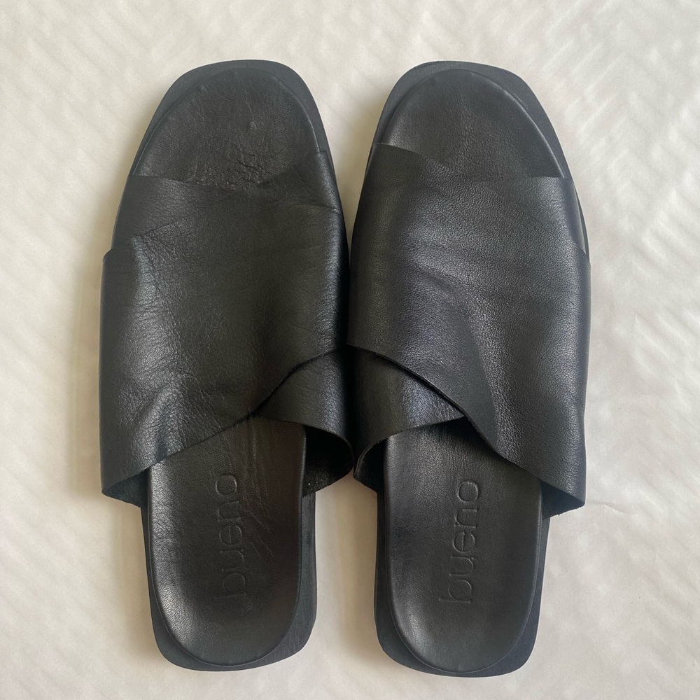 Bueno Black Leather Sandals